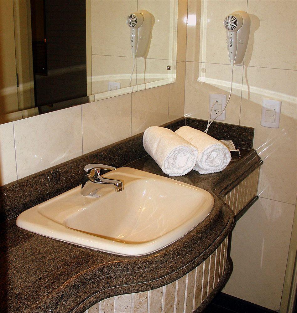 Hotel Confiance Batel กูรีตีบา ภายนอก รูปภาพ